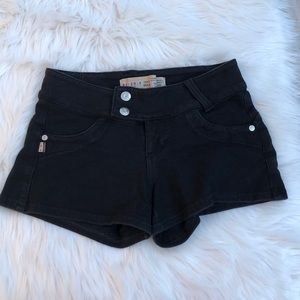 Beverly Jeans stretch black short